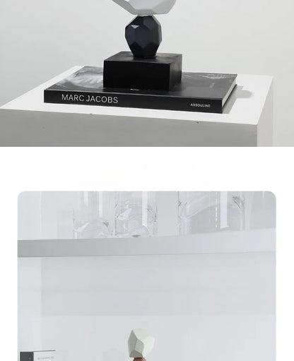 Luxury Ornaments Modern Bedroom Ornament Interior Aesthetic Living Room Figurines Elegant Desk Accessories Home Decorations